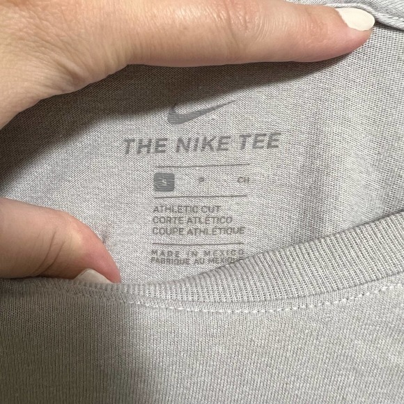 Nike NDSU North Dakota State Long Sleeve Shirt Size Small - Picture 2 of 4